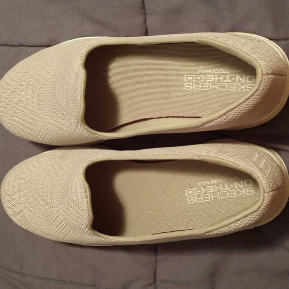 Skechers on-the-go sz 7½ Slip-on Shoes - Picture 3 of 8